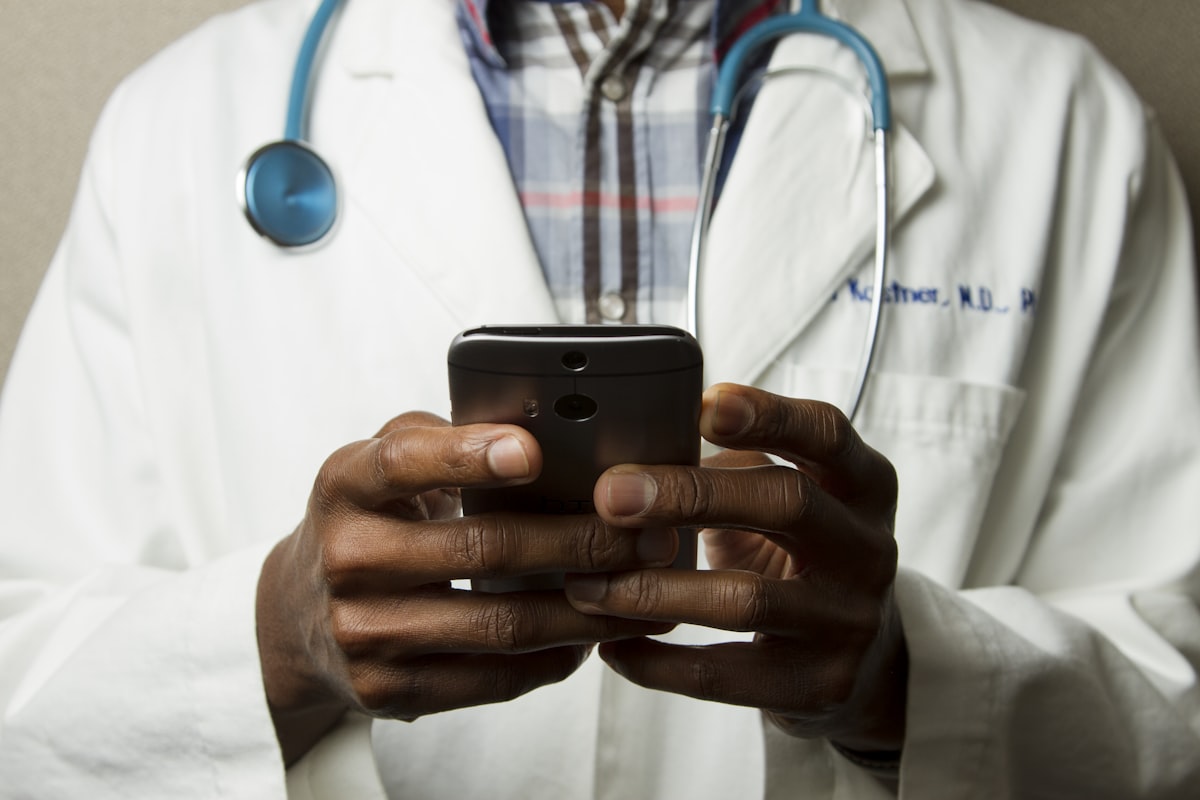 Hörgeräte und Krankenkasse: Was zahlt die Versicherung?